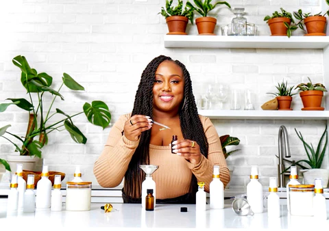 Genese Jamilah is the owner of a wellness ecommerce brand called “Take Care Wellness”.